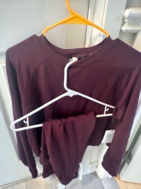 Splits59 NEW Women's fleece Long Sleeve Top and Pants Set in dark cheery